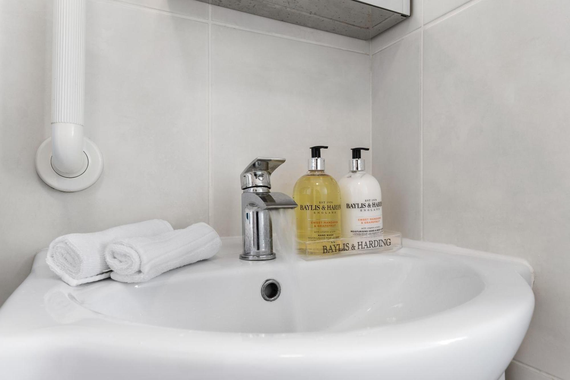 Clapham Serenity Garden Retreat With Free Parking London Kültér fotó